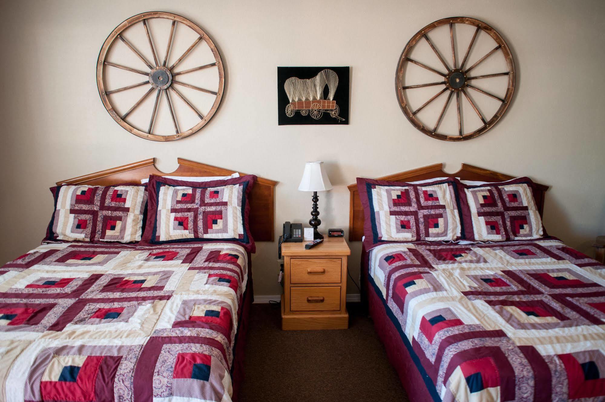 Raton Pass Motor Inn Kültér fotó