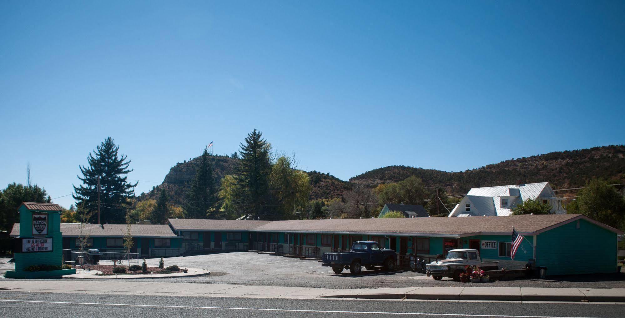 Raton Pass Motor Inn Kültér fotó